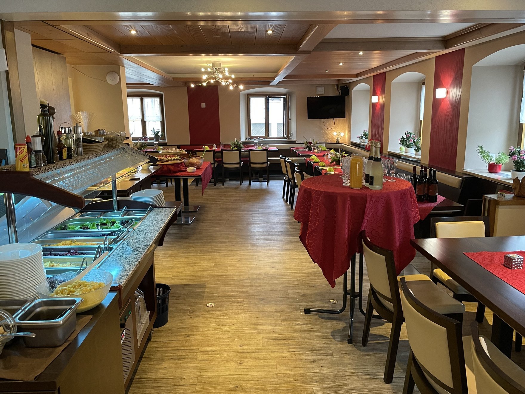 Feier im Nebenzimmer mit Buffet - Entree